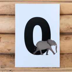 Letterkaartje O van Olifant. Stel je eigen naamslinger, woordslinger, geboorteslinger of verjaardagsslinger samen met deze dieren letterkaarten.