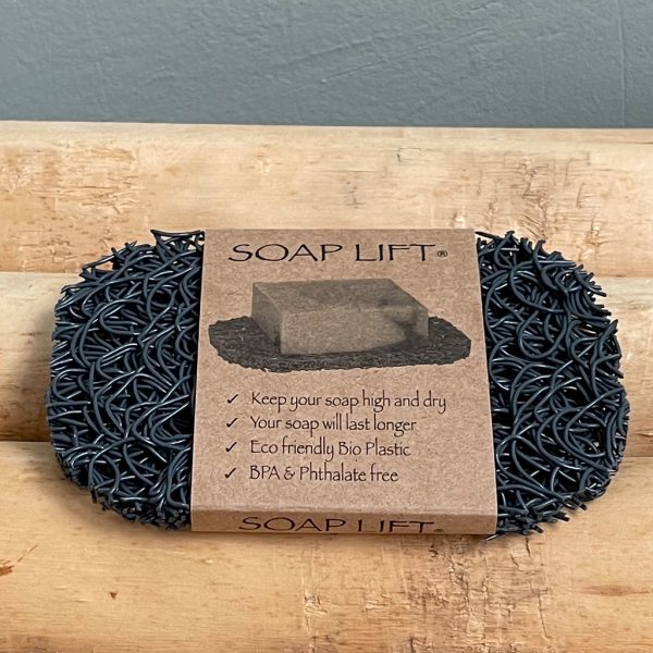 Soap Lift is een duurzaam zeepbakje. Zeepbakje/zeepmatje gemaakt van BioPlastic. Na gebruik droogt je zeep sneller op en gaat dus langer mee.