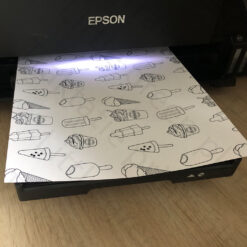 Inpakpapier IJsjes – Zwart-wit – A4 & A3 – Staand & liggend – Printable. Inpakpapier printen. Cadeaupapier printable. Cadeaupapier printen. Zomer cadeautje inpakken.