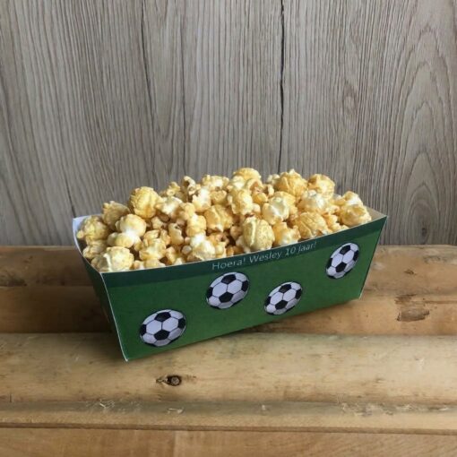 Traktatie bakje - Voetbal - Printable. Voetbal traktatie bakje. Traktatie printable. Traktatie DIY. Popcorn traktatie. Friet chips traktatie. Gezonde traktatie.